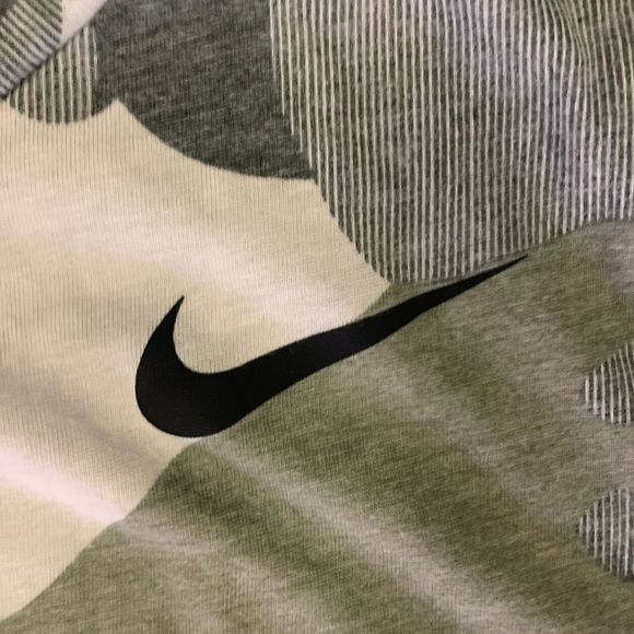 Nike Dri-Fit Camo Tee - Picture 4 of 4